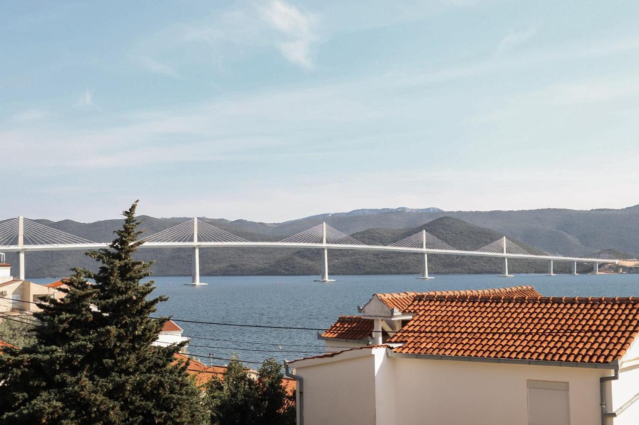 Apartments Morska Vila Komarna Kültér fotó