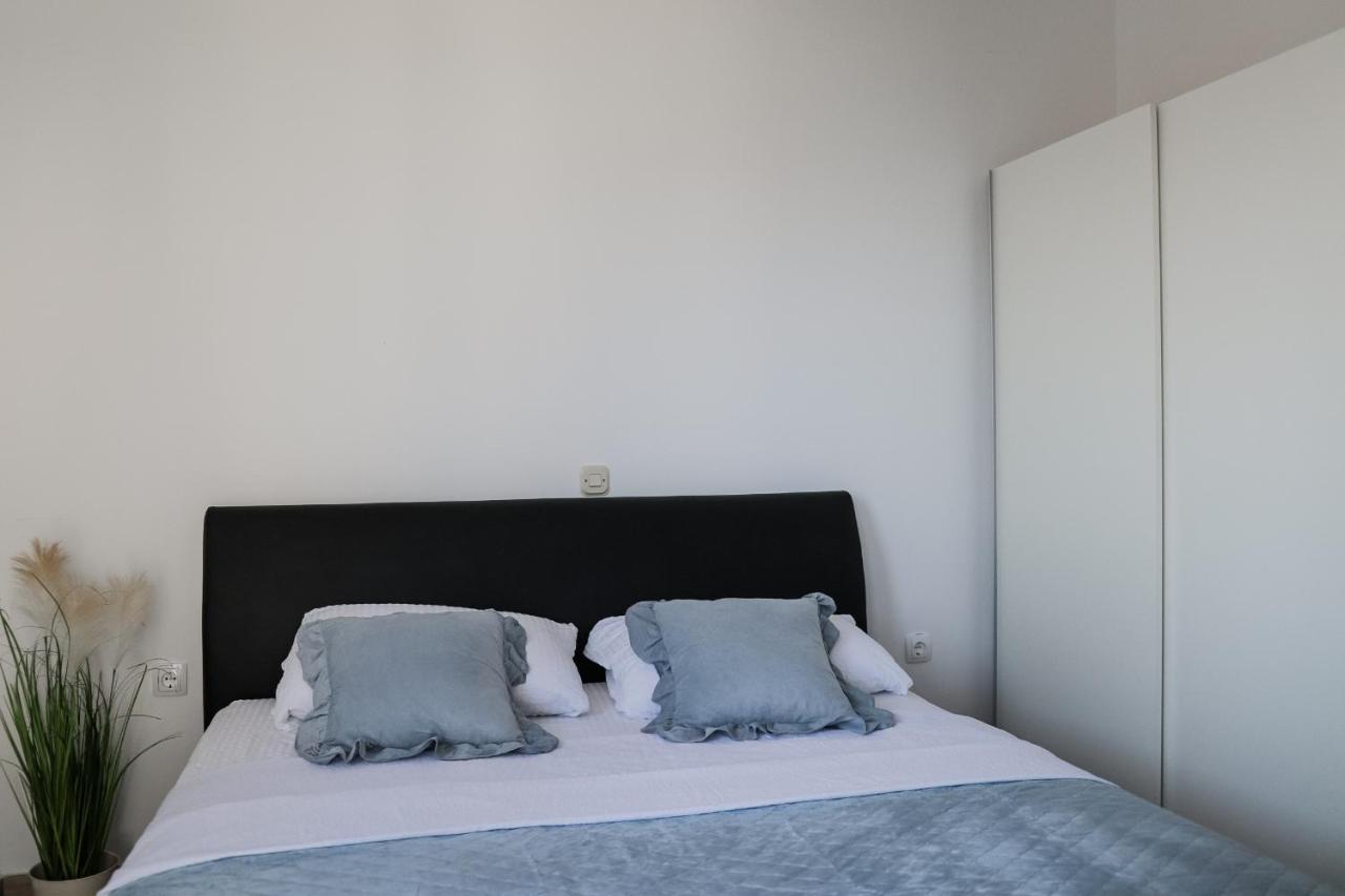 Apartments Morska Vila Komarna Kültér fotó