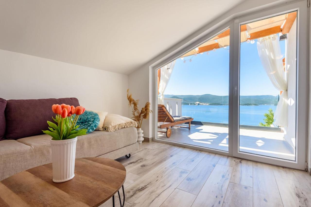 Apartments Morska Vila Komarna Kültér fotó