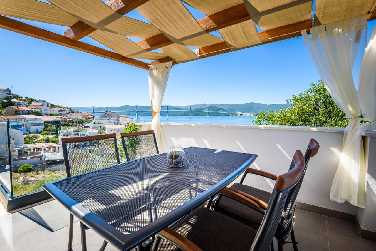 Apartments Morska Vila Komarna Kültér fotó