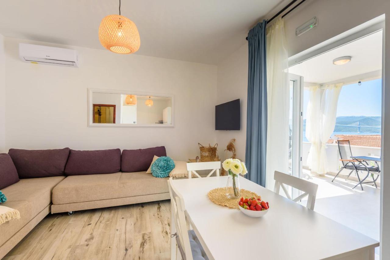 Apartments Morska Vila Komarna Kültér fotó